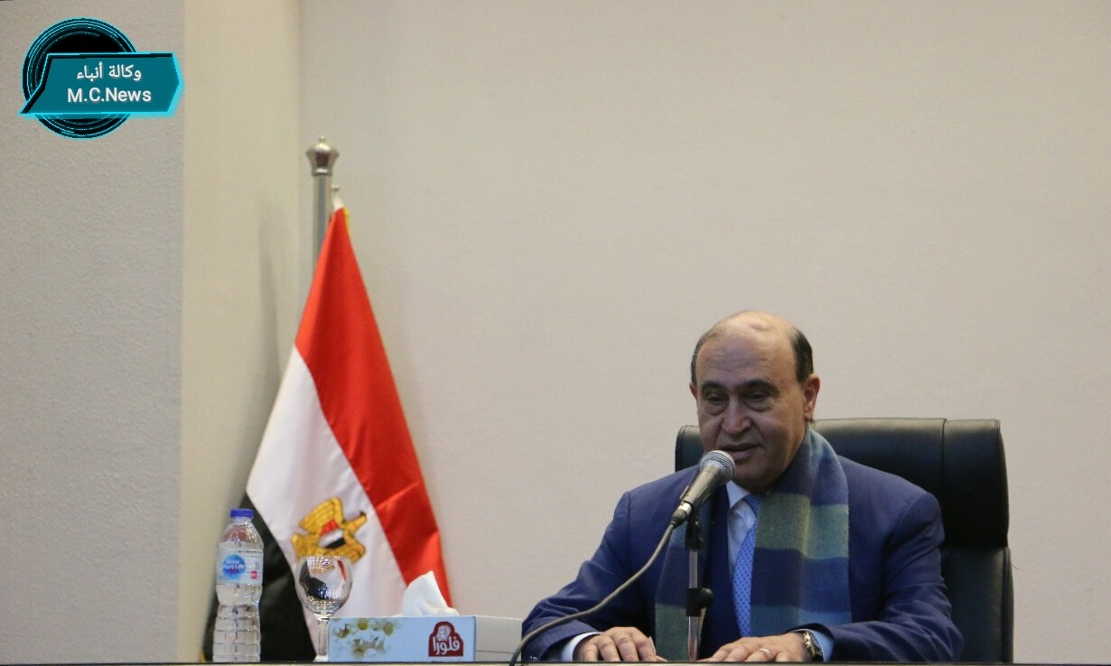 الفريق مهاب مميش أثناء الإجتماع