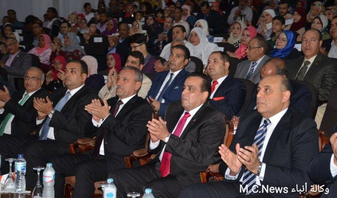 محافظ الإسماعيلية أثناء حضور احتفال الجامعة بذكرى نصر حرب أكتوبر