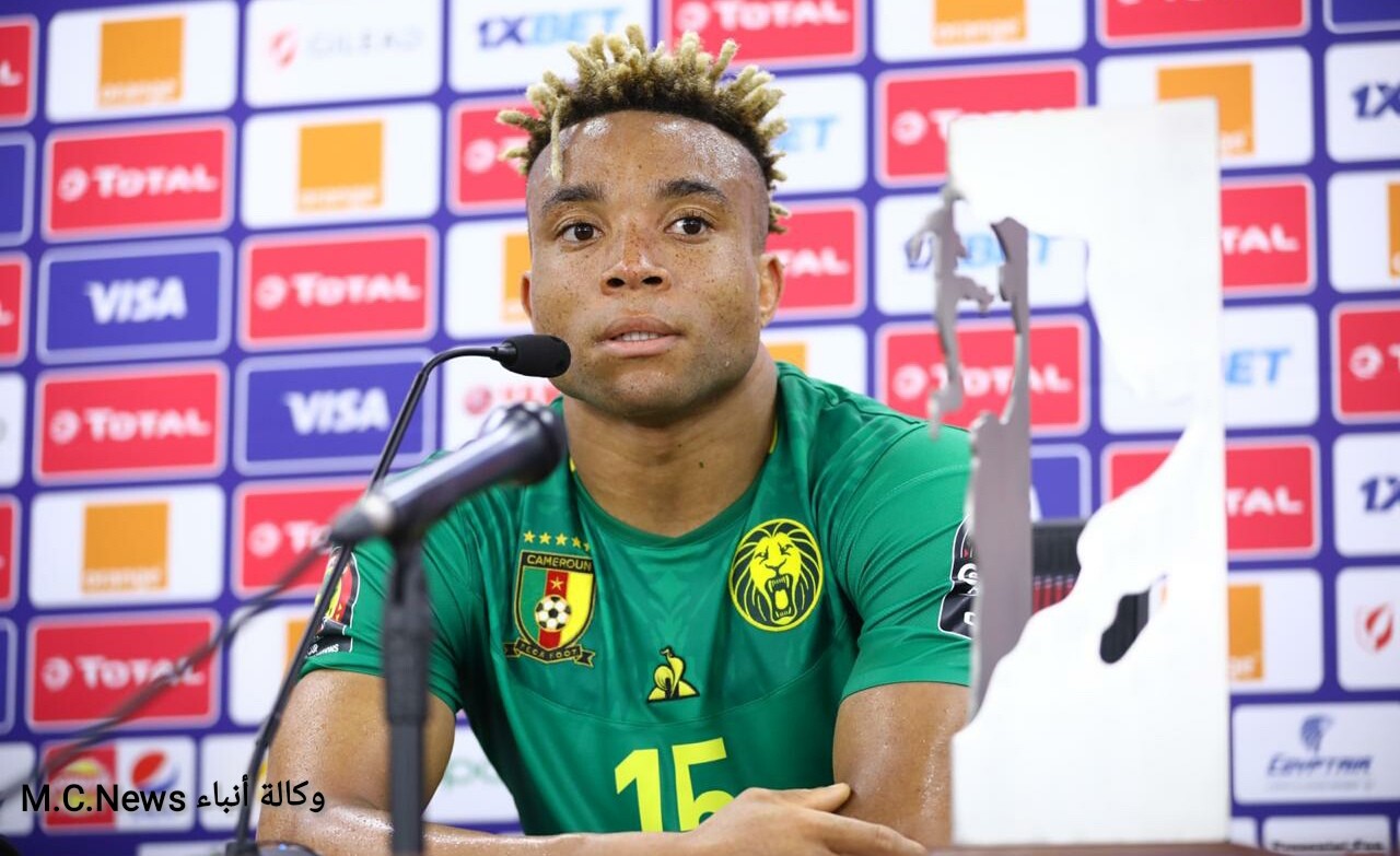 لاعب الكاميرون مولونج يحصل علي لقب أفضل لاعب بالمباراة