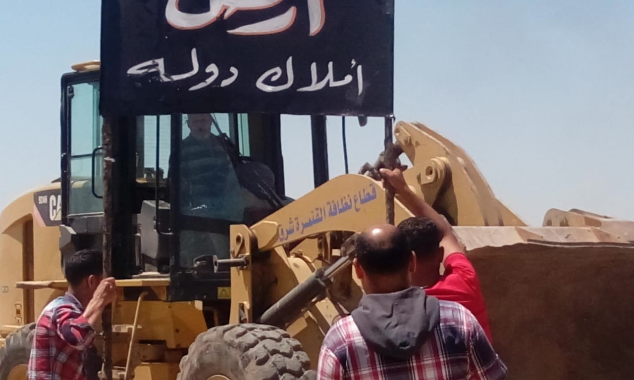 السكرتير العام المساعد لمحافظة الإسماعيلية أثناء ترأس حملة إزالة التعديات